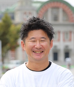 インストラクター